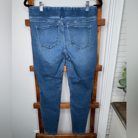 Old Navy Rockstar Jeggings - Picture 3 of 5